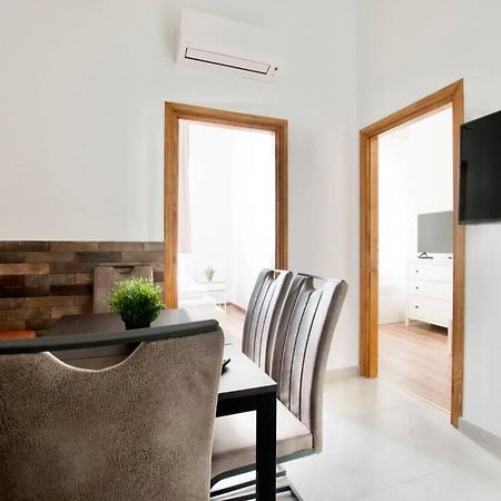 Premium Apartment By Hi5 - Central 3 Bedroom Budapest Exterior foto